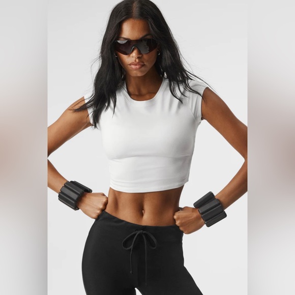 ALO Yoga Tops - NWT Alo Yoga Alosoft Crop Finesse Short Sleeve White Size Small
